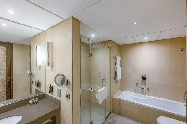 جناح بسرير كينج بغرفة نوم واحدة بمطبخ صغير للمدخنين، Four Points by Sheraton Al Ain 8/10