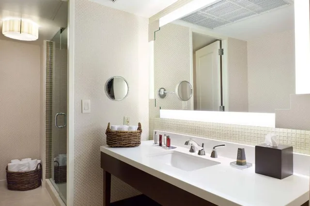 1 Bedroom, Renovated, Presidential, Suite, King Bed, High Floor، Marriott Tampa Airport 4/5