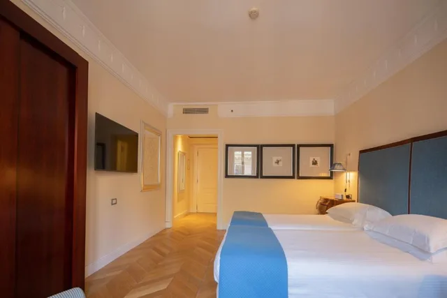 Omnia, Superior, Double Bed, Rose Garden Palace 1/3