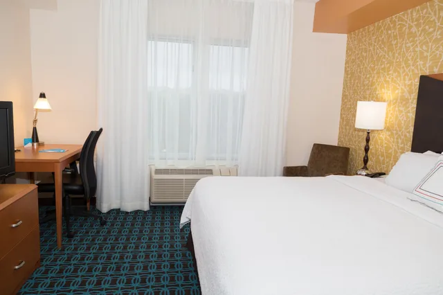 غرفة بسرير كينج، Fairfield Inn Suites By Marriott Morgantown 1/3
