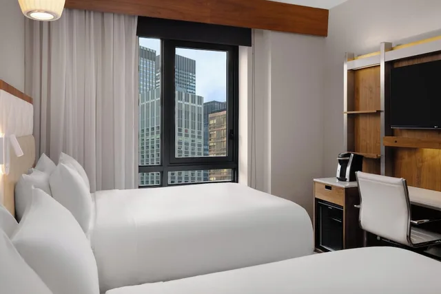 غرفة بريميوم بسريرين مزدوجين بإطلالة على المدينة، Even Hotels New York - Midtown East, an IHG Hotel 7/10