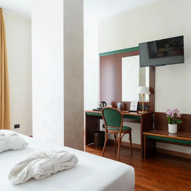Room, King Bed, Hotel Raffaello 5/5