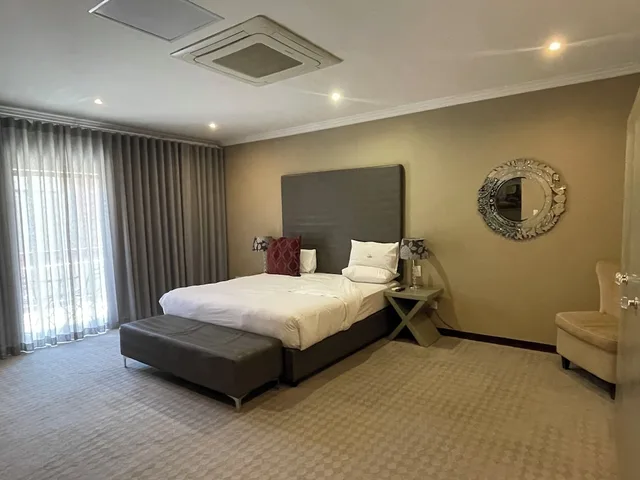 غرفة قياسية بسرير كينج بإطلالة على الحديقة بغرفة نوم واحدة، St Andrews Signature Hotel Spa 9/10