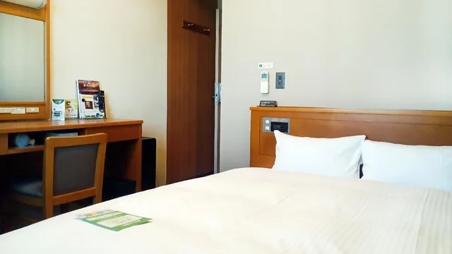 غرفة بسرير نصف مزدوج في المبنى الرئيسي، Hotel Route Inn Tokonameekima 2/3