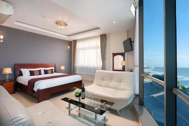 Suite, Double Bed, Corvin Hotel 1/3