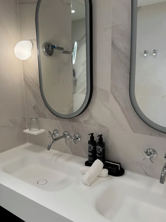 Junior Suite, Queen Bed, Hotel Maison Maastricht Centrum - Handwritten Collection 9/10