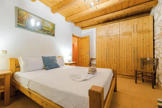 Duplex, 2 Double and Twin Beds، Joanna S Stone Villas 1/10