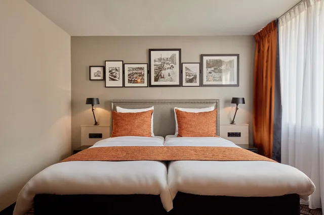 غرفة ديلوكس بشرفة، Carlton Square Hotel 1/3