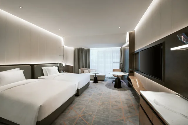 غرفة قياسية بسريرين منفصلين، CROWNE PLAZA WUHAN OPTICS VALLEY 1/2
