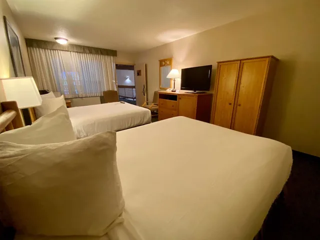 غرفة قياسية بسريرين كوين يُسمح فيها بالحيوانات الأليفة، Best Western Sheridan Center 1/5