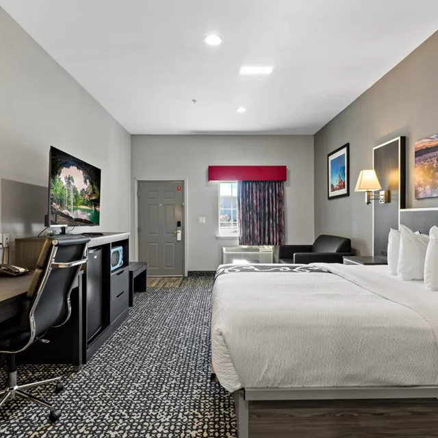 غرفة بسرير كينج، Paris Inn Suites 4/10