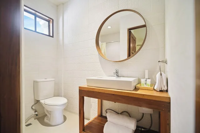 Petite, Suite, Queen Bed، The Strand Boutique Resort 5/7