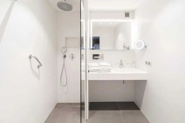 جناح بإطلالة على البحر بشرفة، Hotel Saint Aygulf 3/4