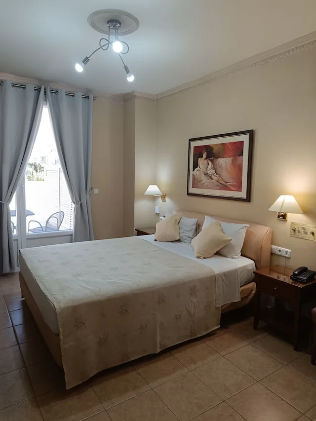 Panoramic, Queen Bed, Park View, Executive Level, Exis Boutique 1/7