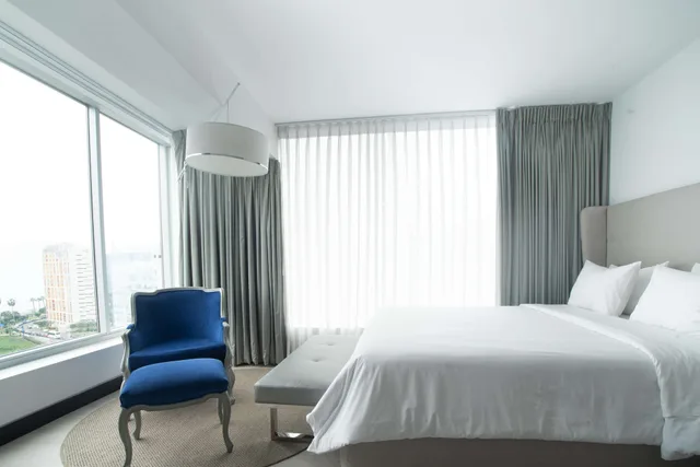 غرفة بريميوم بسرير كوين، Radisson Hotel Decapolis Miraflores 3/5