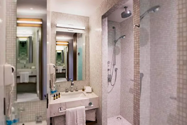 Interior, Single, King Bed, Ikonik Hotel Puebla 5/5