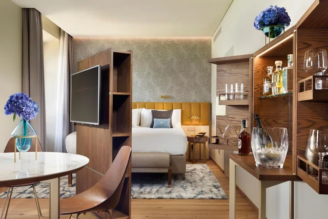 جناح بإطلالة على البحيرة بشرفة، Grand Hotel Victoria Concept And Spa 1/2