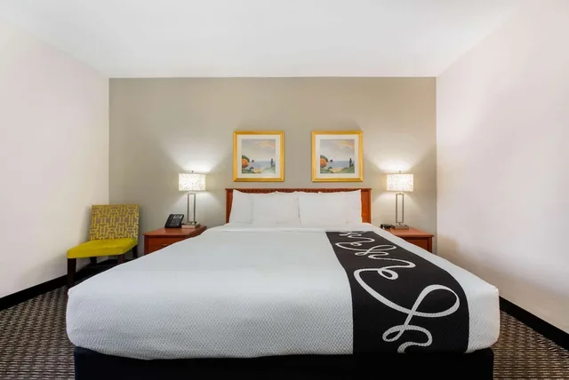 غرفة ديلوكس تنفيذية بسرير كينج، La Quinta Inn by Wyndham Ft. Lauderdale Tamarac East 3/9