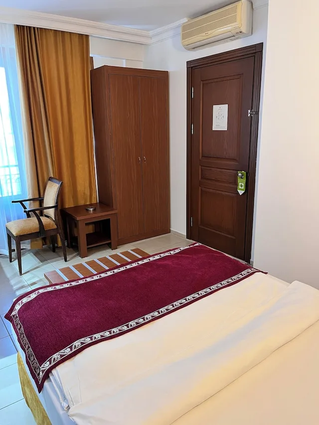غرفة اقتصادية مفردة بسرير كوين، Hotel Royal Hill 4/8