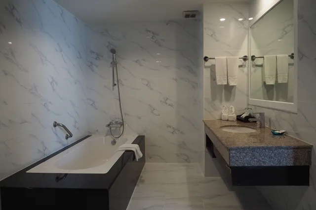 غرفة بزنس ركنية بسرير كينج، Empress Pattaya Hotel 10/10