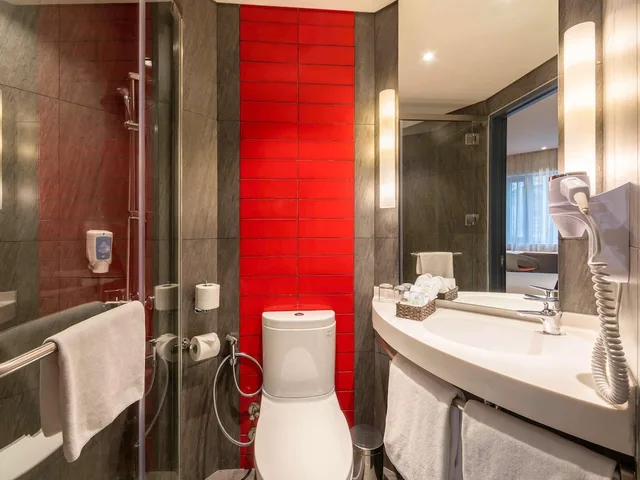 غرفة قياسية بسرير كوين، Ibis Saigon Airport 7/9