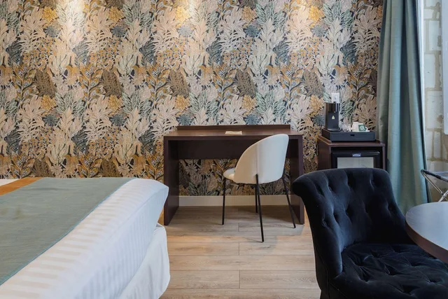 Superior, Queen Bed, Best Western Hotel De France 5/8