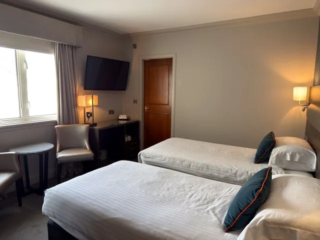 غرفة قياسية بسرير كينج، Angus Hotel 3/4