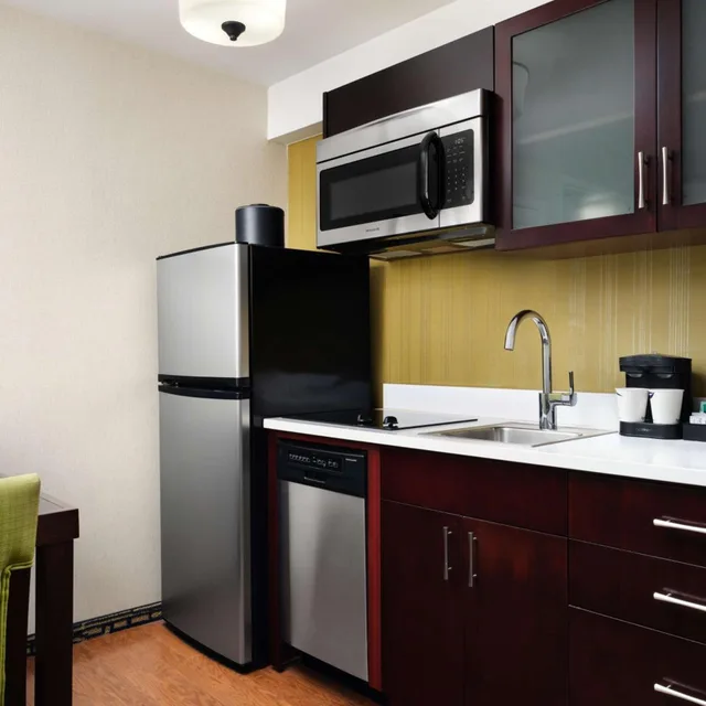 1 Bedroom, Suite, King Bed, Sofa, Homewood Suites By Hilton Chicago Downtown/Magnificent Mile 4/4