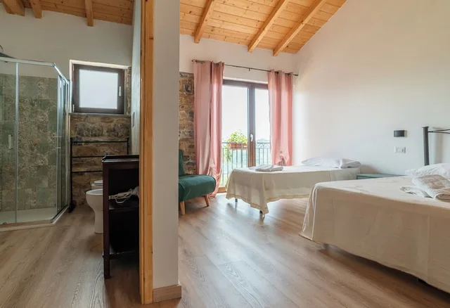 غرفة ثلاثية بسرير كوين وسرير فردي بإطلالة على البحر، Agriturismo San Basilio 3/10