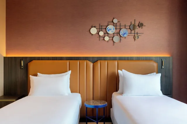 غرفة بسريرين منفصلين بإطلالة، Corendon Amsterdam Schiphol Airport, a Tribute Portfolio Hotel 3/5