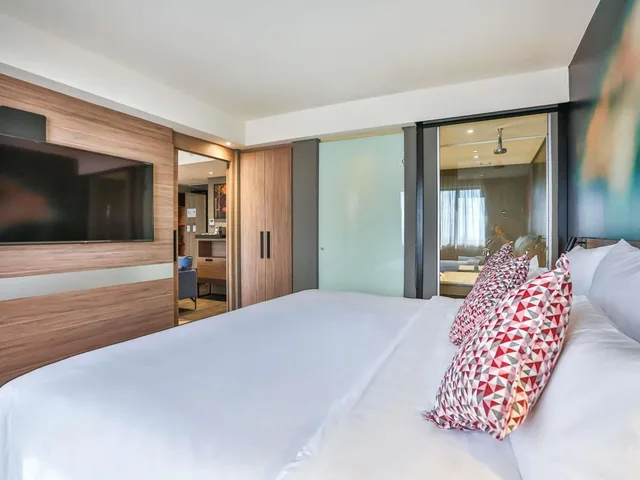 جناح سوبيريور بسرير كينج مع أريكة، Novotel Sorocaba 2/6