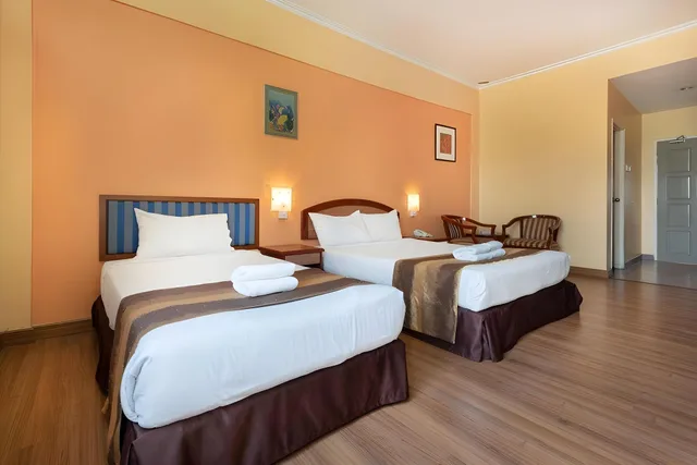غرفة عائلية ثلاثية بسريرين مزدوجين، Hotel Seri Malaysia Ipoh 1/2