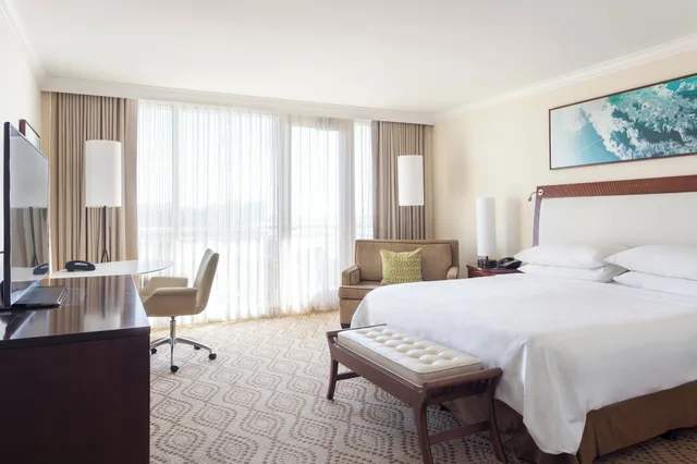 Room, King Bed, Partial Gulf View, Balcony، JW Marriott Marco Island Beach Resort 1/5