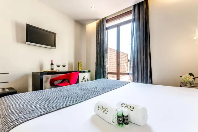 غرفة بشرفة مفردة بسرير كينج، Dorma Ramblas Boqueria 2/5