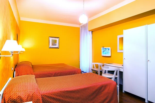 غرفة ثلاثية بثلاثة أسرّة، Hotel Diana 2/2