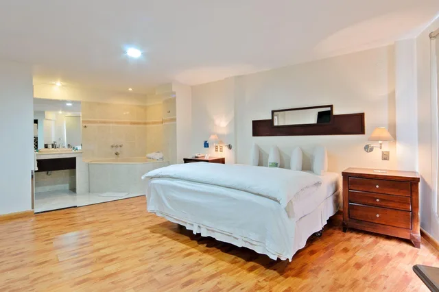 جناح، Columbus Palace Hotel 2/4