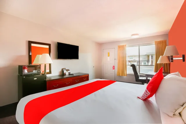 غرفة بريميوم بسرير كينج، OYO Hotel Texarkana North Heights AR Hwy I-30 1/5