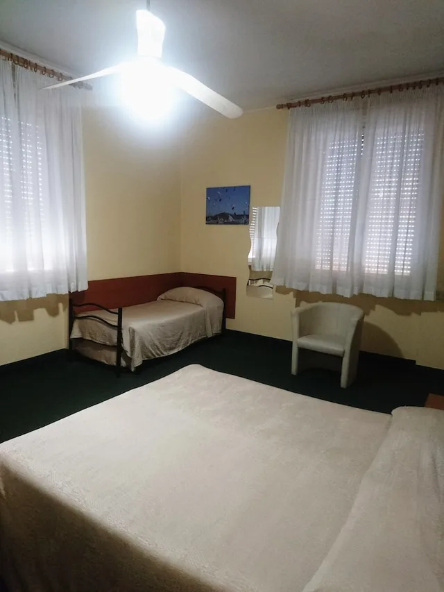 غرفة رباعية بسرير مزدوج وسريرين منفصلين، Giappone Inn Parking Hotel 5/10