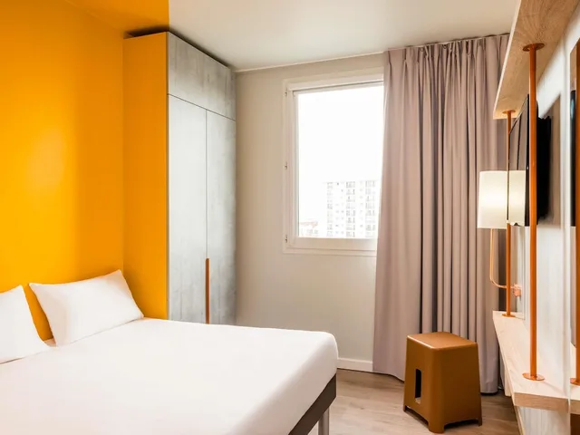 غرفة بسرير مزدوج وسرير بطابقين، Ibis Budget Strasbourg La Vigie 1/8