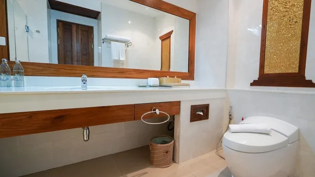 غرفة ديلوكس بشرفة، Kodchasri Thani Hotel Chiangmai 3/3