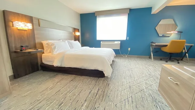 غرفة بريميوم بسرير فردي، Bluffton Inn & Suites 1/1