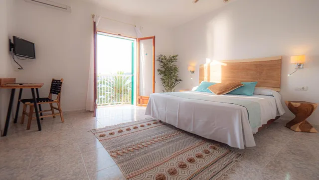 غرفة سوبيريور بسريرين منفصلين بإطلالة على البحر، Hotel Tagomago 1/1