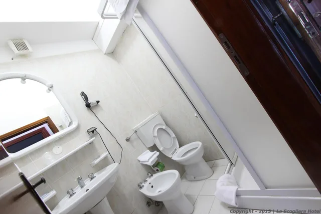 غرفة ثلاثية، Hotel La Scogliera 5/7