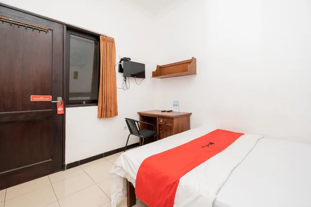غرفة قياسية بسرير مزدوج، OYO Flagship 90524 Holistay Surabaya New 9/10