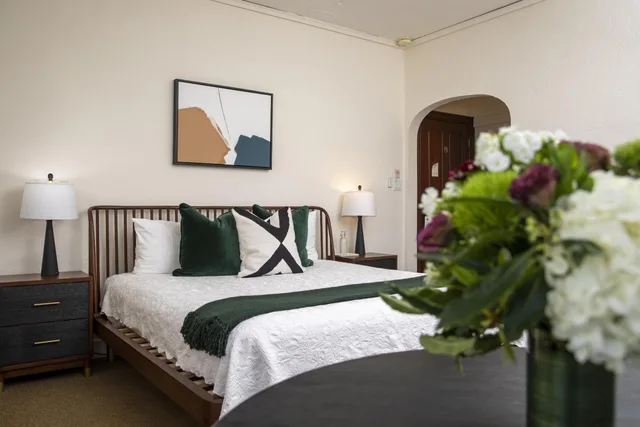 Junior Suite, King Bed, The Washington Square Inn 4/10
