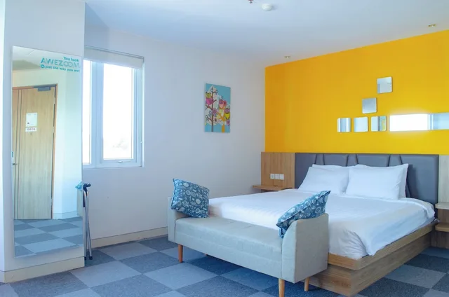 غرفة ديلوكس بسرير كينج، Mooz Hotel Surabaya - Jemursari 1/10