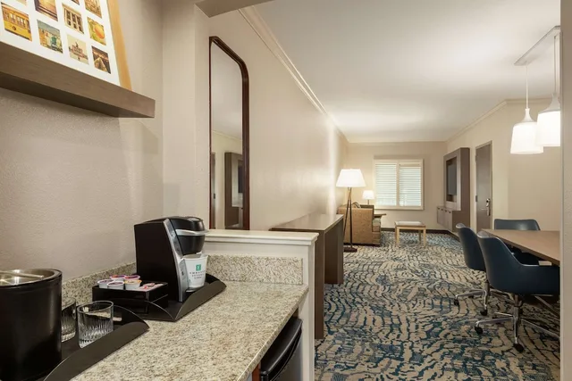 جناح بسريرين مزدوجين، Embassy Suites by Hilton Tampa Downtown Convention Center 5/10