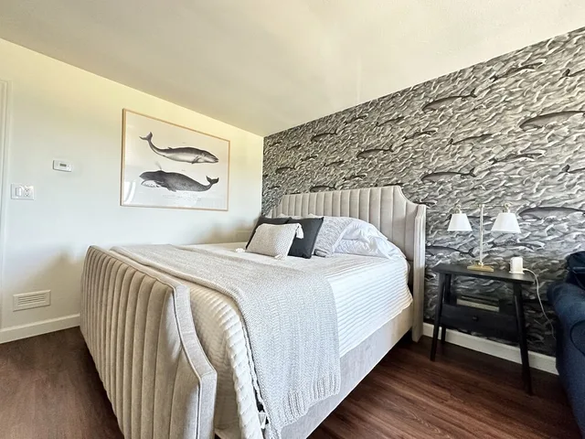جناح بسرير كينج وسريرين كينج بإطلالة على البحيرة مع أريكة، Bay Inn of Petoskey 4/9