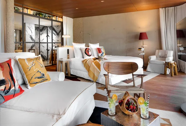 Lily, Suite, King Bed, Sea View، Lily of the Valley 1/1