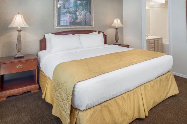 جناح بغرفتي نوم، The Suites At Fall Creek 5/6